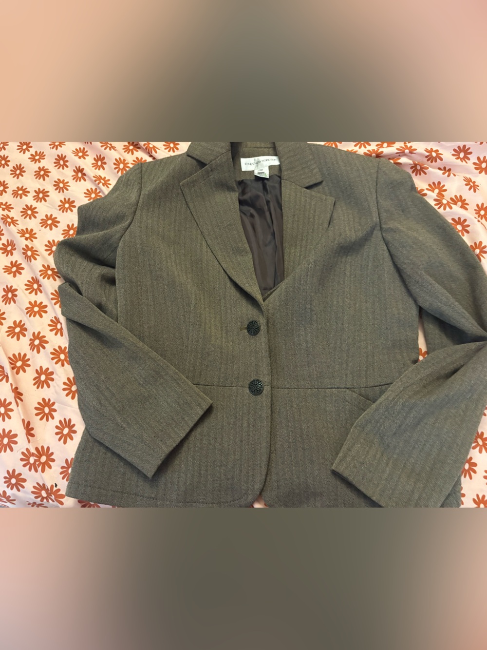 Bundle 3 for $15. Jones New York Women's Two-Button Blazer. Size 10.